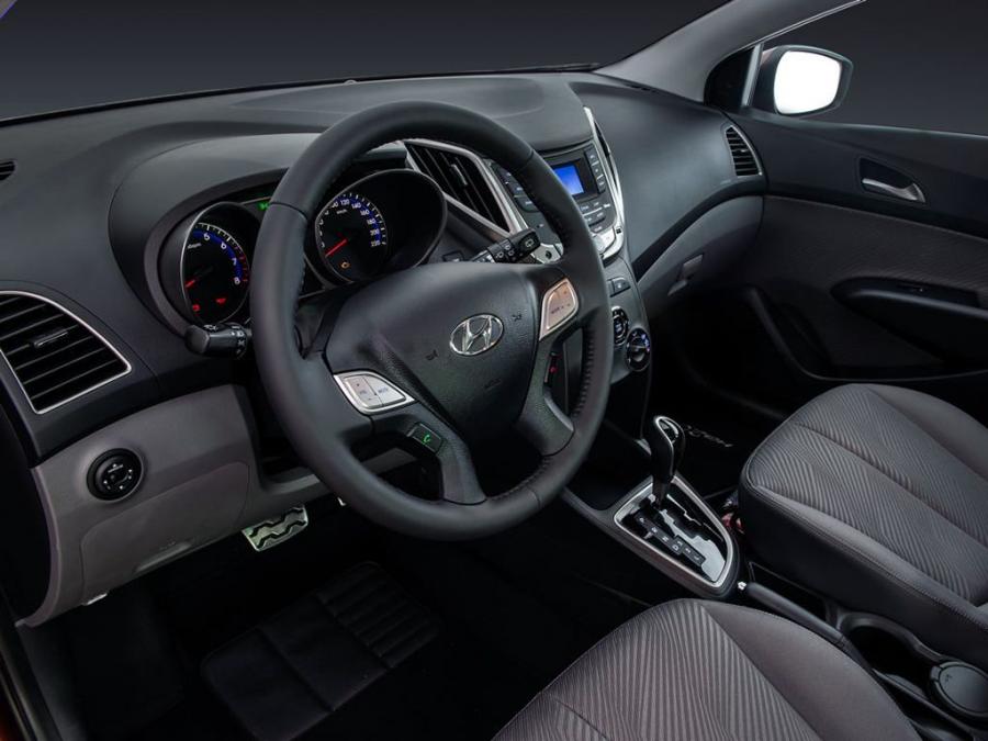 Hyundai HB20X 2013 года  (фото 9 из 16)